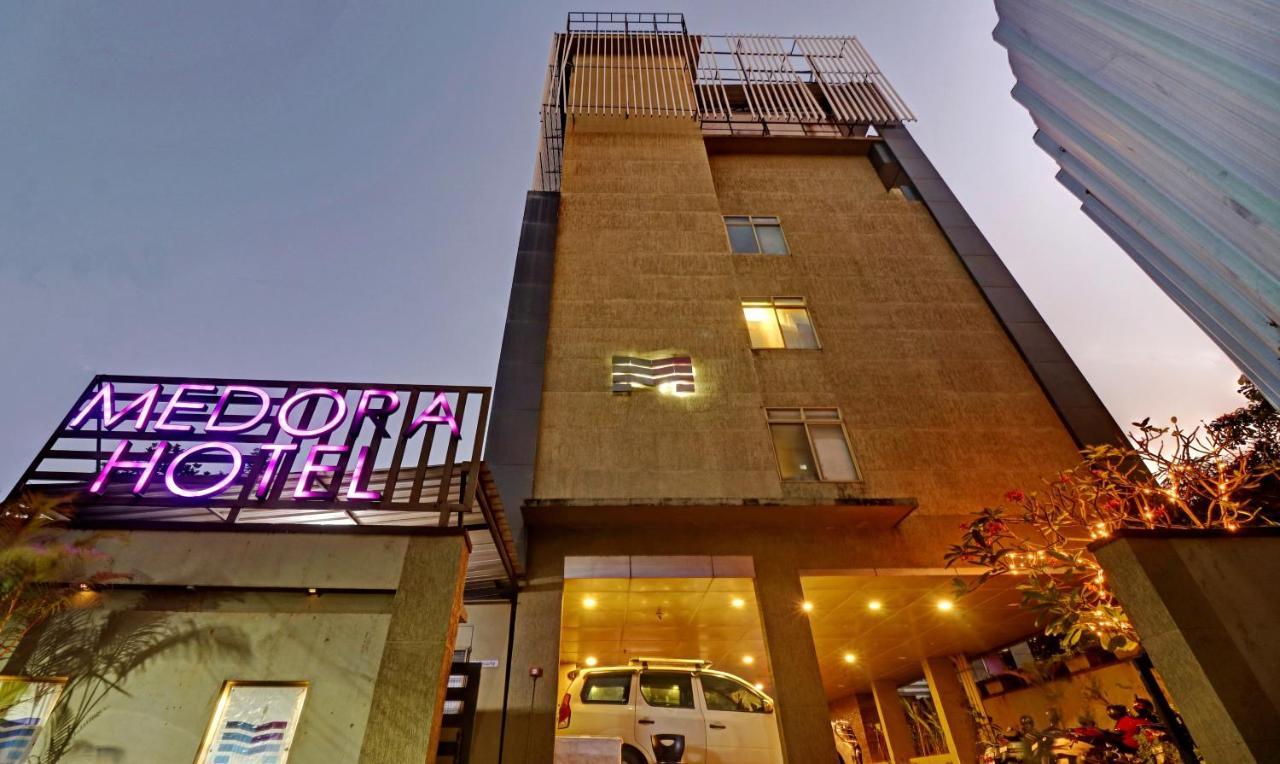 Medora Hotel Kozhikode Bagian luar foto