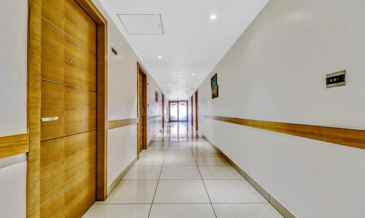 Medora Hotel Kozhikode Bagian luar foto