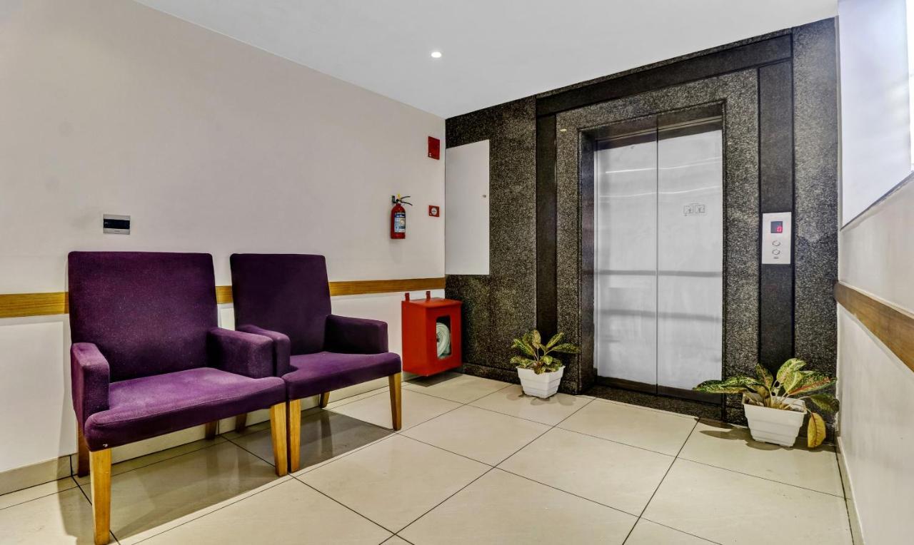 Medora Hotel Kozhikode Bagian luar foto