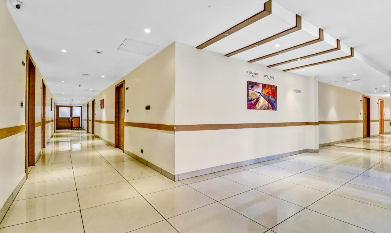 Medora Hotel Kozhikode Bagian luar foto