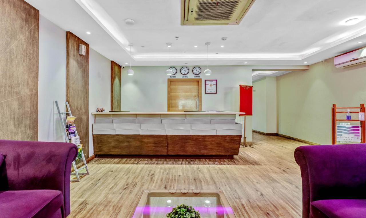 Medora Hotel Kozhikode Bagian luar foto
