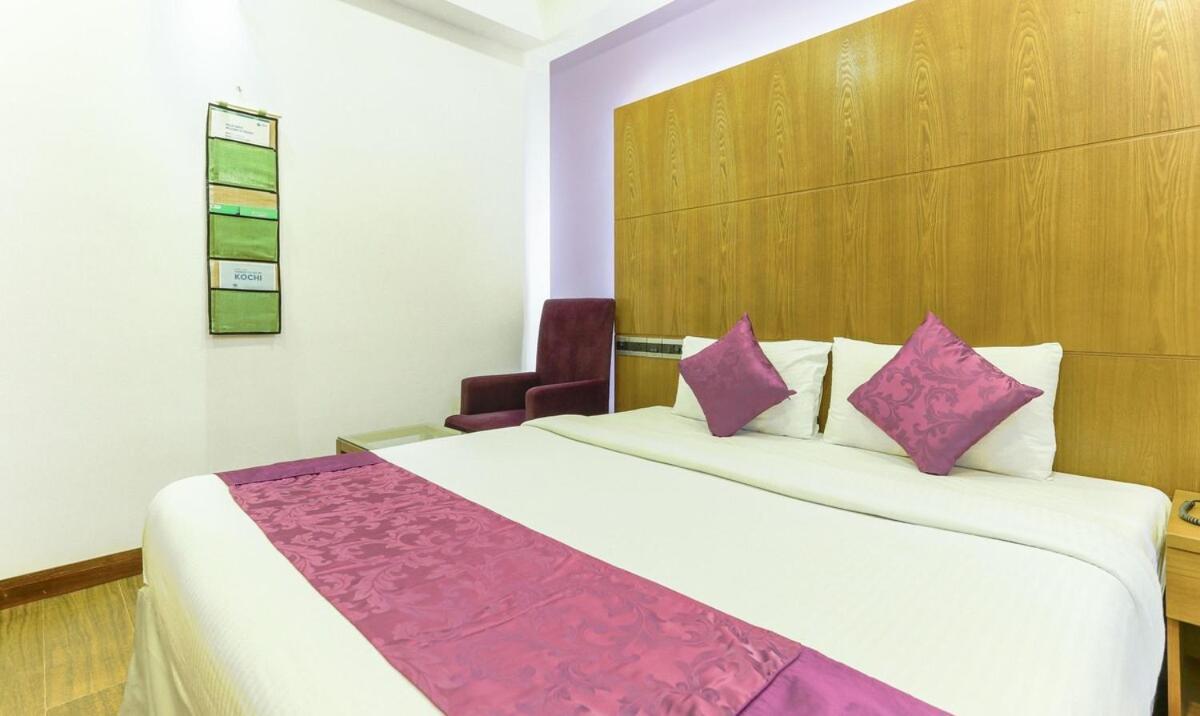 Medora Hotel Kozhikode Bagian luar foto
