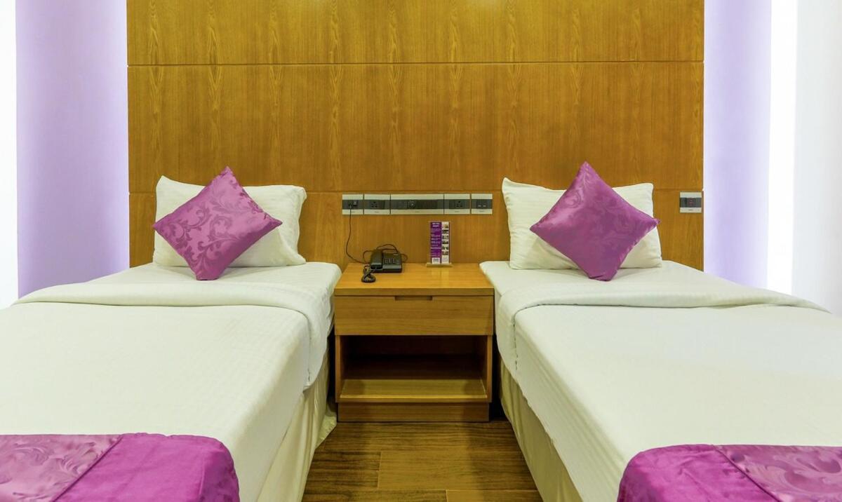 Medora Hotel Kozhikode Bagian luar foto